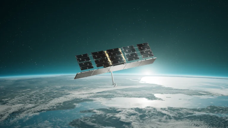 Cosmos 2612 και τι πραγματικά δείχνει η κοντινή προσέγγιση στο ICEYE